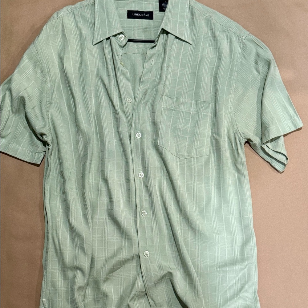 Green Casual Button Down Shirt with Relaxed Fit